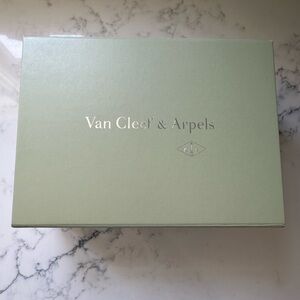 Van Cleef & Arpels Gift Box
